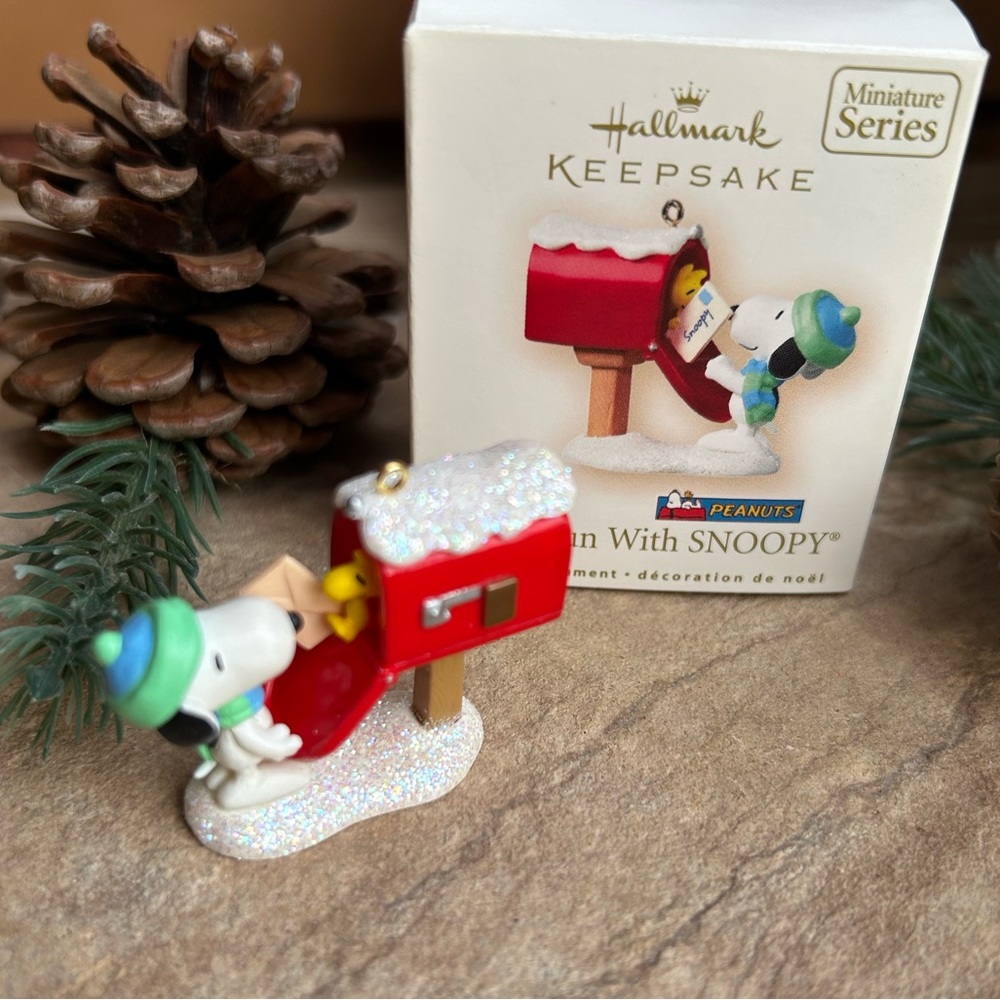 Hallmark Keepsake Winter Fun with Snoopy Red Mailbox Ornament New in box